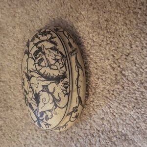 Intricate (CAMEL BONE?) Or Fine China?  Decorative Box